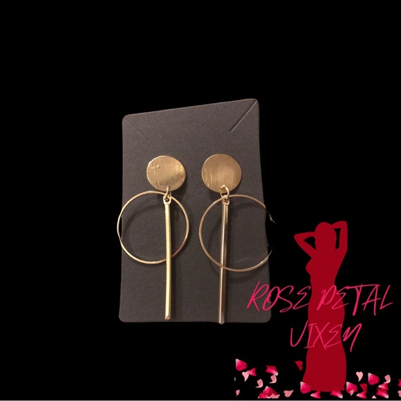 Gold Circle Design Earrings - Picture 1 of 4